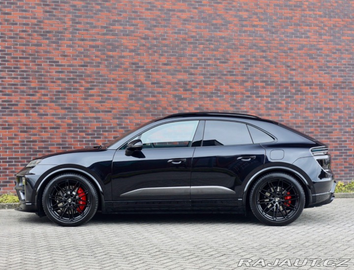 Porsche Macan Turbo | Panoráma - Ťažné 2024