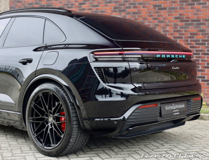 Porsche Macan Turbo | Panoráma - Ťažné 2024