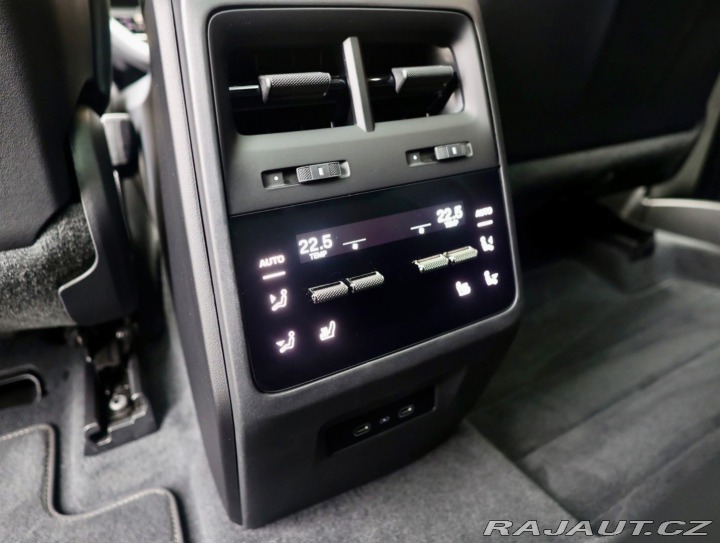 Porsche Macan Turbo | Panoráma - Ťažné 2024