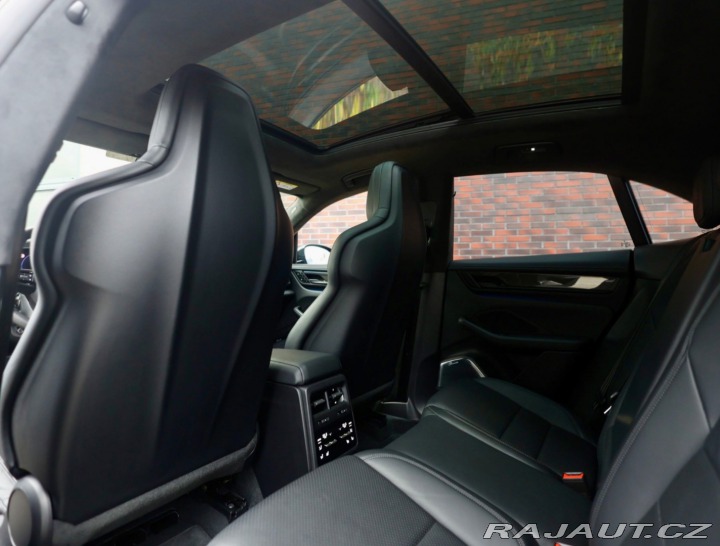 Porsche Macan Turbo | Panoráma - Ťažné 2024