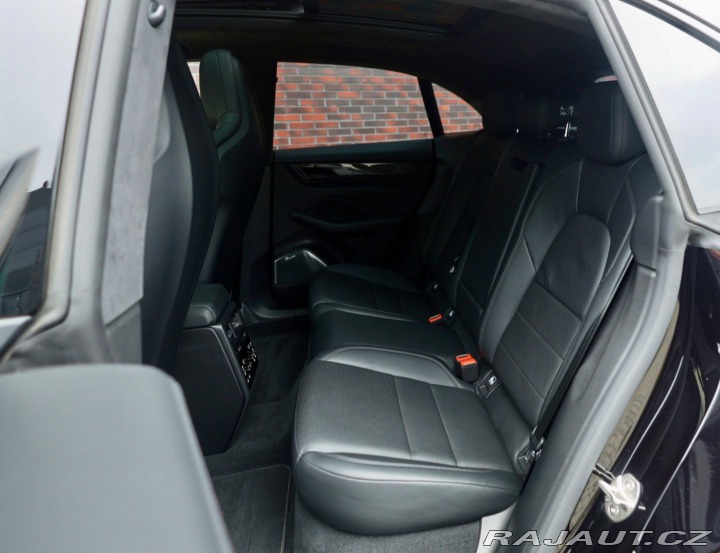 Porsche Macan Turbo | Panoráma - Ťažné 2024