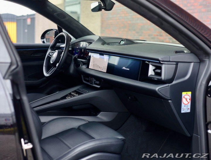 Porsche Macan Turbo | Panoráma - Ťažné 2024