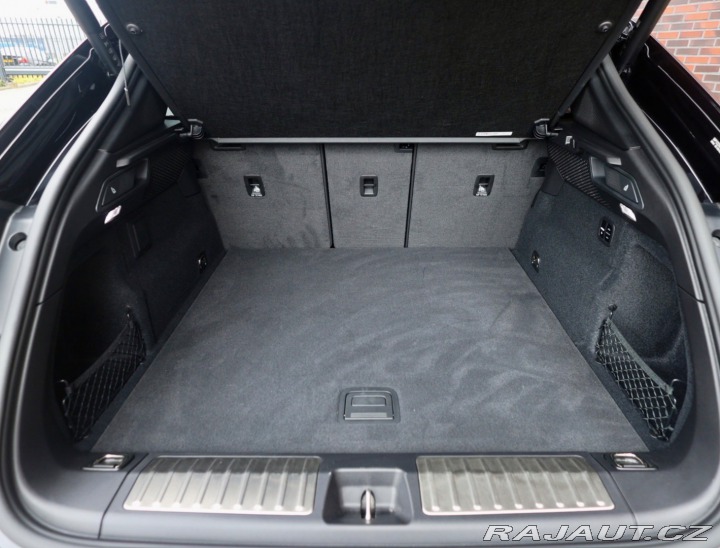 Porsche Macan Turbo | Panoráma - Ťažné 2024