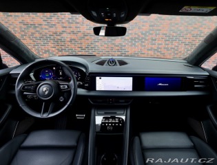 Porsche Macan Turbo | Panoráma - Ťažné 2024