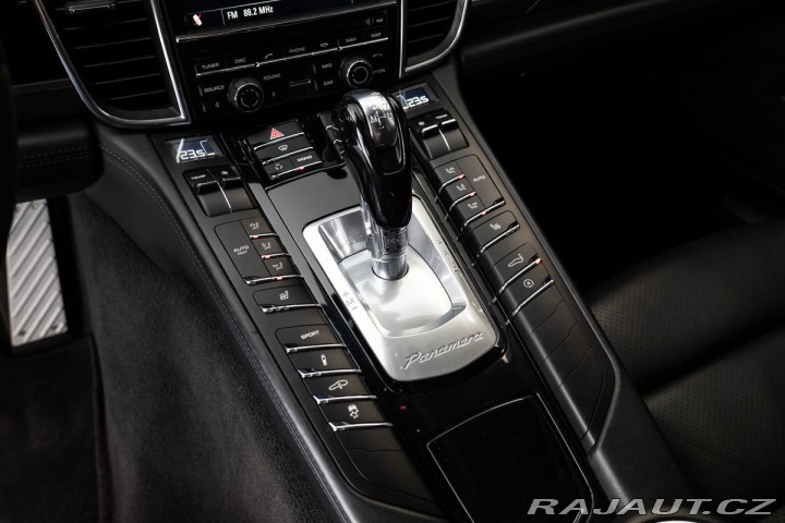 Porsche Panamera  2011