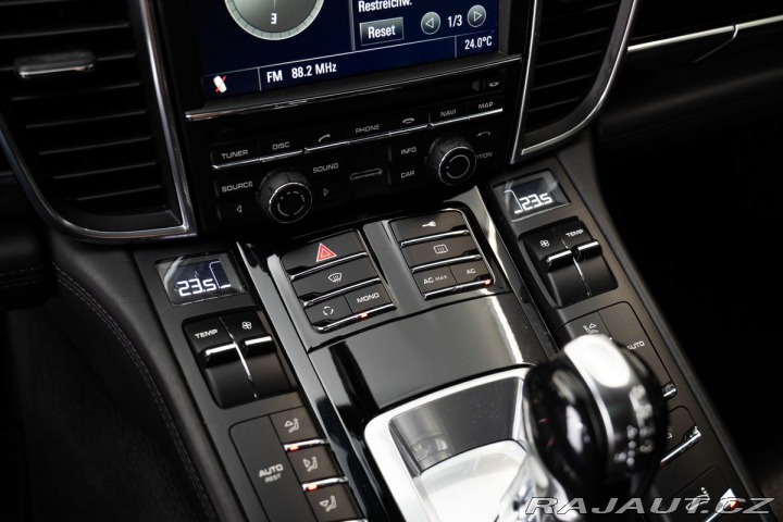 Porsche Panamera  2011