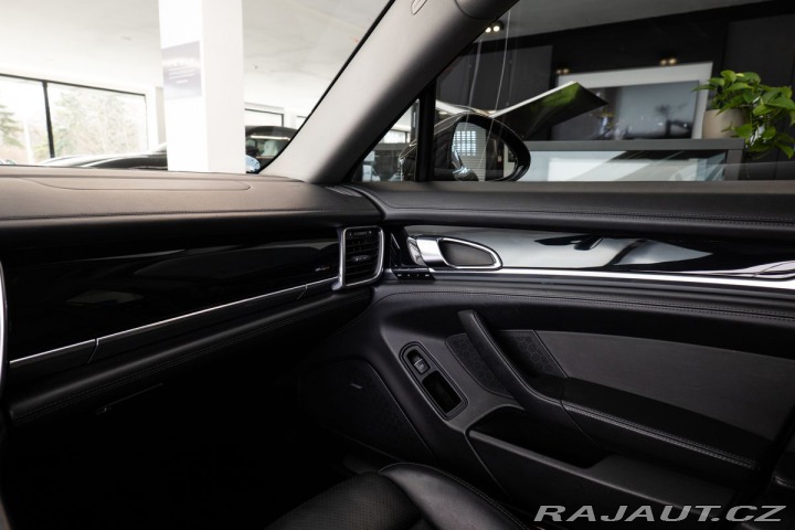 Porsche Panamera  2011