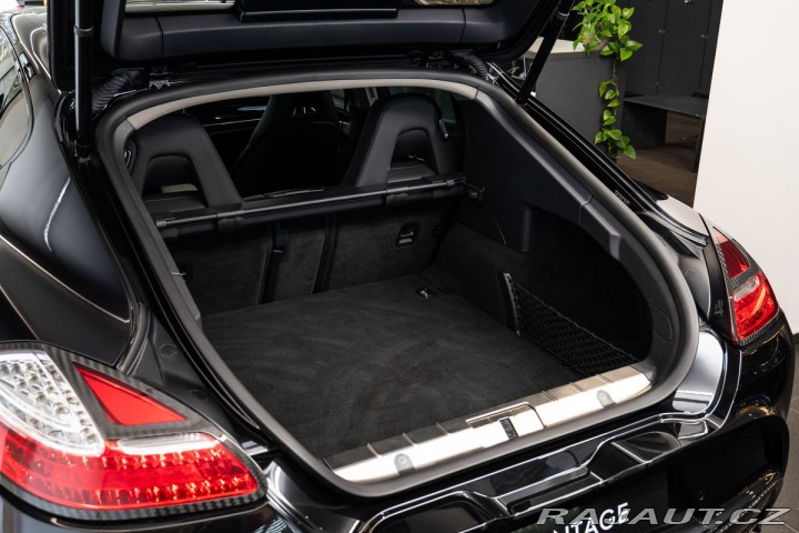 Porsche Panamera  2011