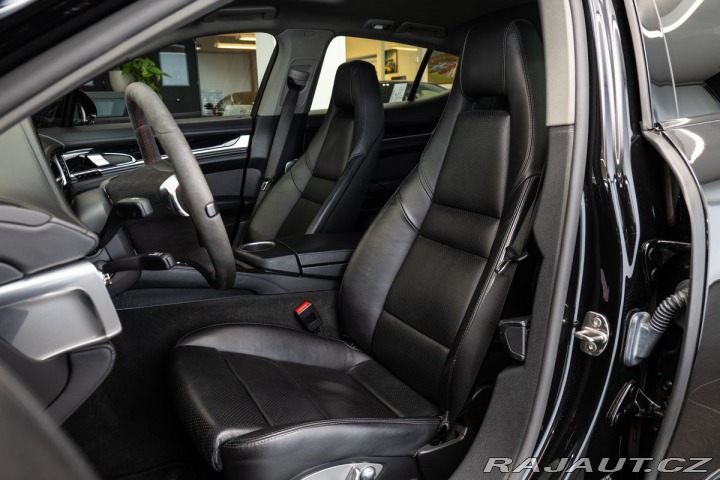 Porsche Panamera  2011