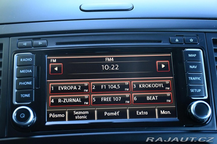 Volkswagen Multivan 2.0TDi ČR 7.MÍST TAŽNÉ M. 2015