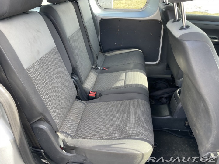 Volkswagen Caddy 1,6 TDi 75kw MAXI TAŽNÉ D 2011