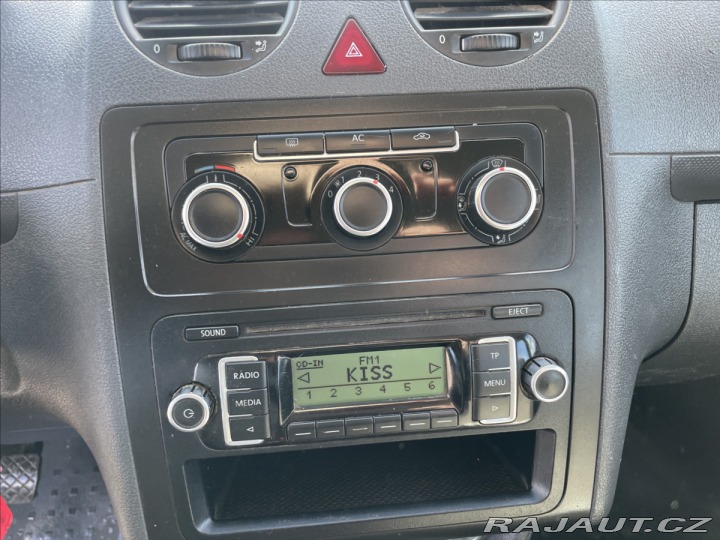 Volkswagen Caddy 1,6 TDi 75kw MAXI TAŽNÉ D 2011