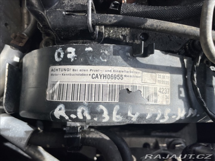 Volkswagen Caddy 1,6 TDi 75kw MAXI TAŽNÉ D 2011