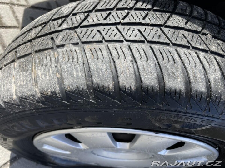 Volkswagen Caddy 1,6 TDi 75kw MAXI TAŽNÉ D 2011