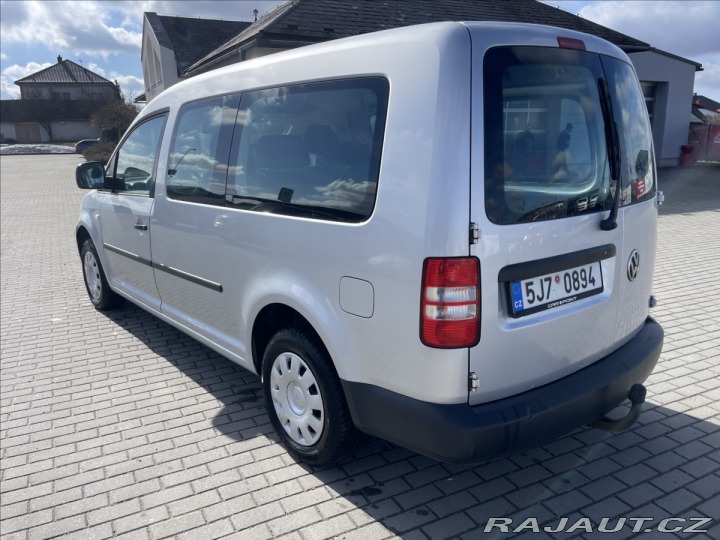 Volkswagen Caddy 1,6 TDi 75kw MAXI TAŽNÉ D 2011