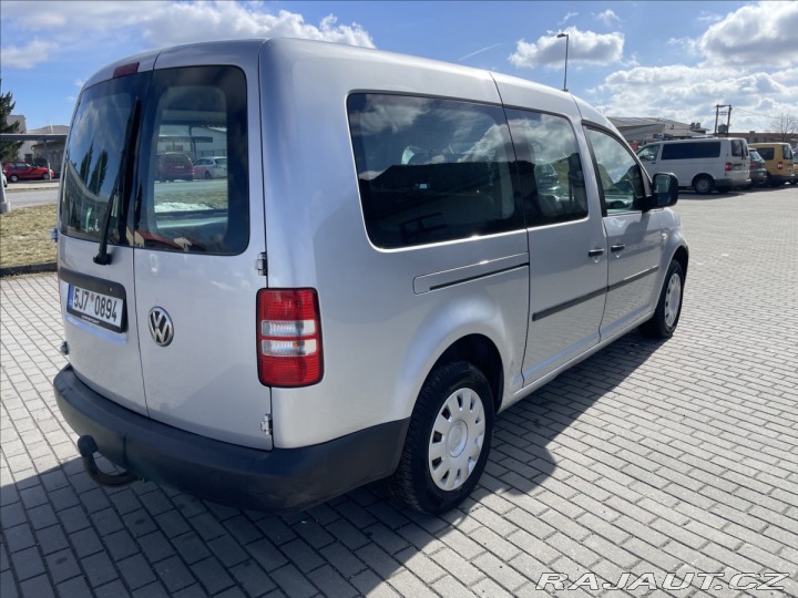 Volkswagen Caddy 1,6 TDi 75kw MAXI TAŽNÉ D 2011