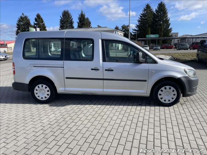 Volkswagen Caddy 1,6 TDi 75kw MAXI TAŽNÉ D 2011