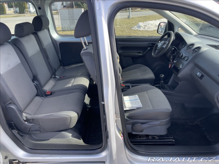 Volkswagen Caddy 1,6 TDi 75kw MAXI TAŽNÉ D 2011