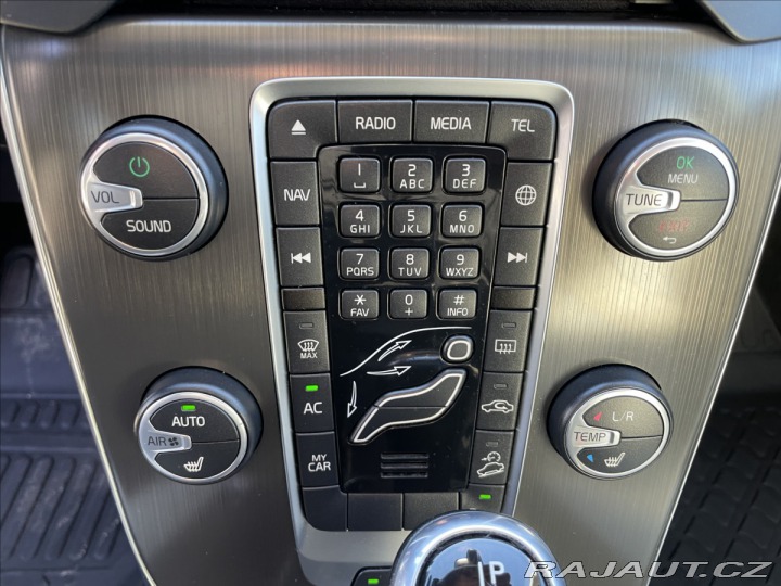 Volvo V40 2,0 i T4 140kw AWD CROSSC 2015