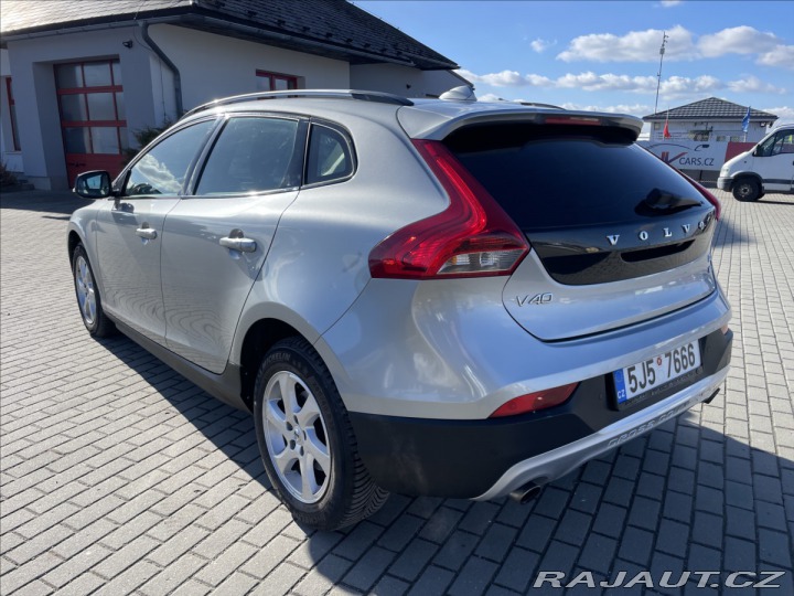 Volvo V40 2,0 i T4 140kw AWD CROSSC 2015