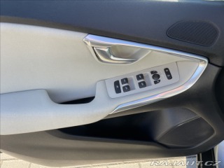 Volvo V40 2,0 i T4 140kw AWD CROSSC 2015