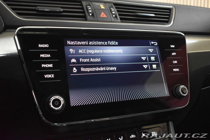 Škoda Superb 2.0 TDI DSG*TAŽNÉ*KAMERA* 2021