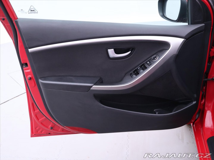 Hyundai i30 1,6 GDi 88kW CZ 2015