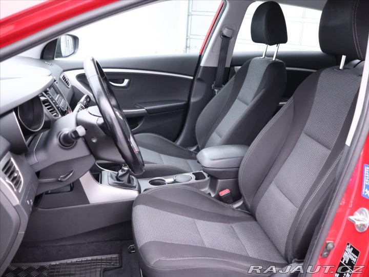 Hyundai i30 1,6 GDi 88kW CZ 2015