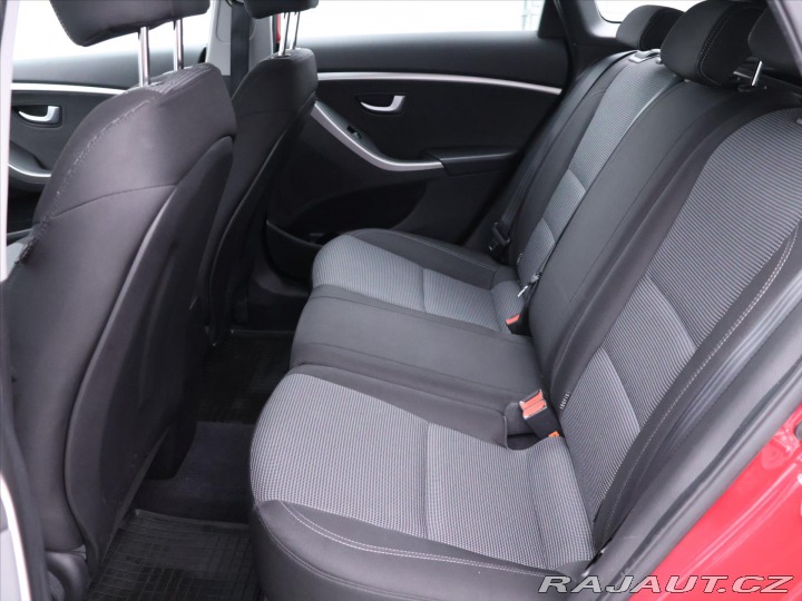 Hyundai i30 1,6 GDi 88kW CZ 2015