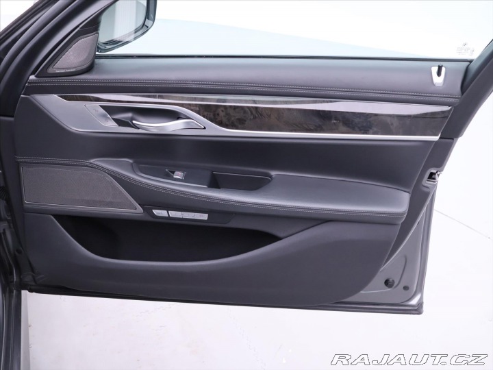 BMW 7 4,4 750i 330kW xDrive DPH 2017