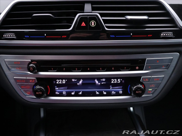 BMW 7 4,4 750i 330kW xDrive DPH 2017