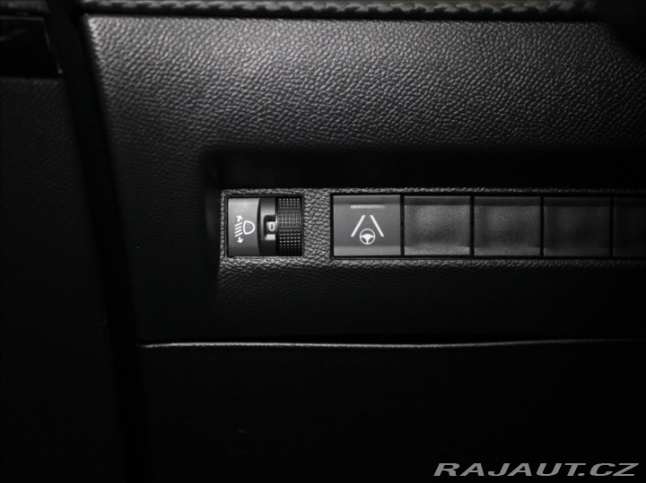 Peugeot 2008 1,2 PureTech 130 EAT8 All 2024