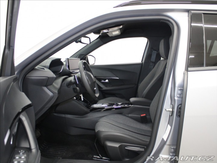 Peugeot 2008 1,2 PureTech 130 EAT8 All 2024