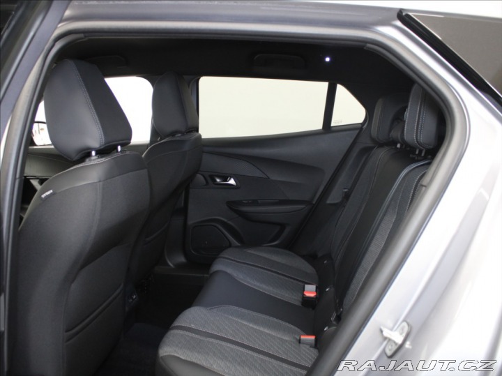 Peugeot 2008 1,2 PureTech 130 EAT8 All 2024