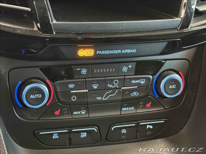 Ford Tourneo Connect 1,5 EcoBlue TITANIUM 7MÍS 2021