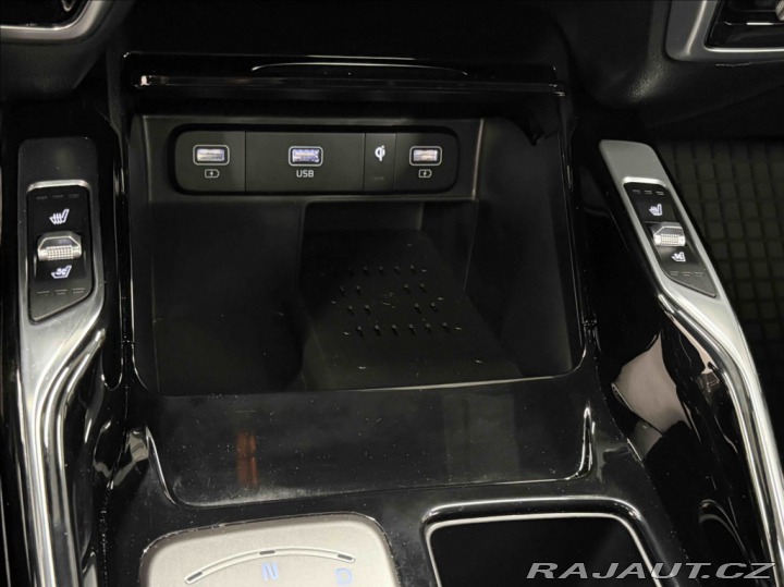 Kia Sorento 2,2 CRDI TOP 4X4 AT PANO 2021