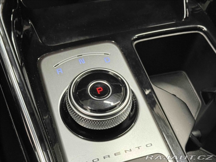 Kia Sorento 2,2 CRDI TOP 4X4 AT PANO 2021