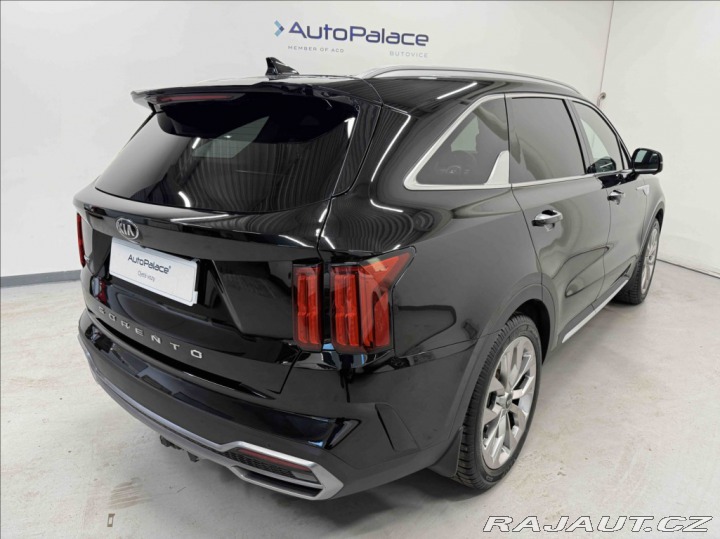 Kia Sorento 2,2 CRDI TOP 4X4 AT PANO 2021