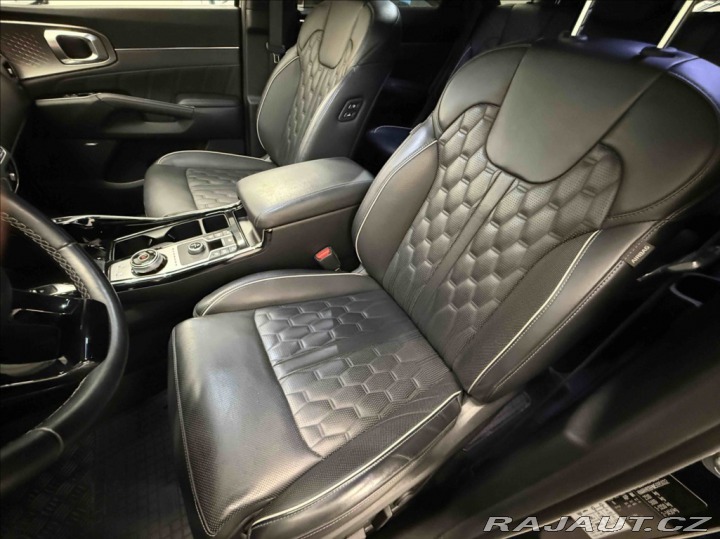 Kia Sorento 2,2 CRDI TOP 4X4 AT PANO 2021