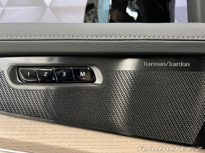 Volvo XC90 T8 AWD PLUS DARK, TAŽNÉ, 2026