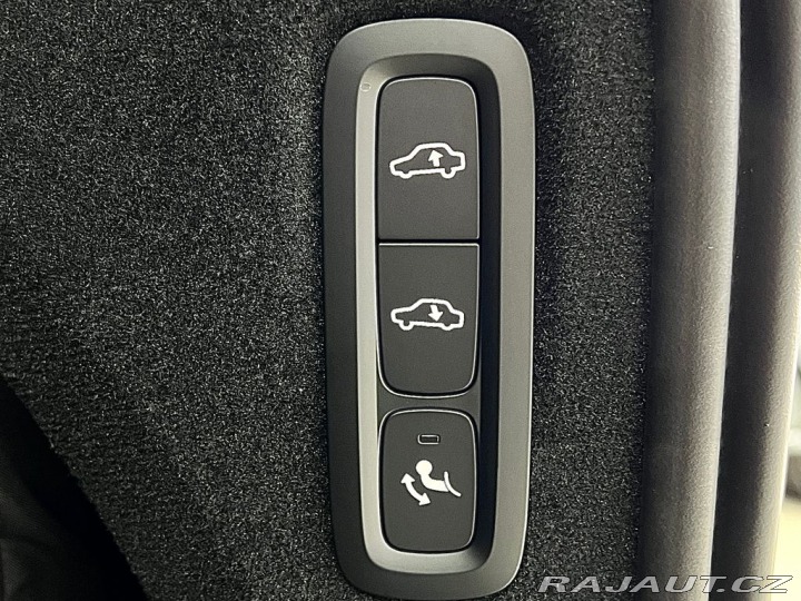 Volvo XC90 T8 AWD DARK PLUS, TAŽNÉ, 2026