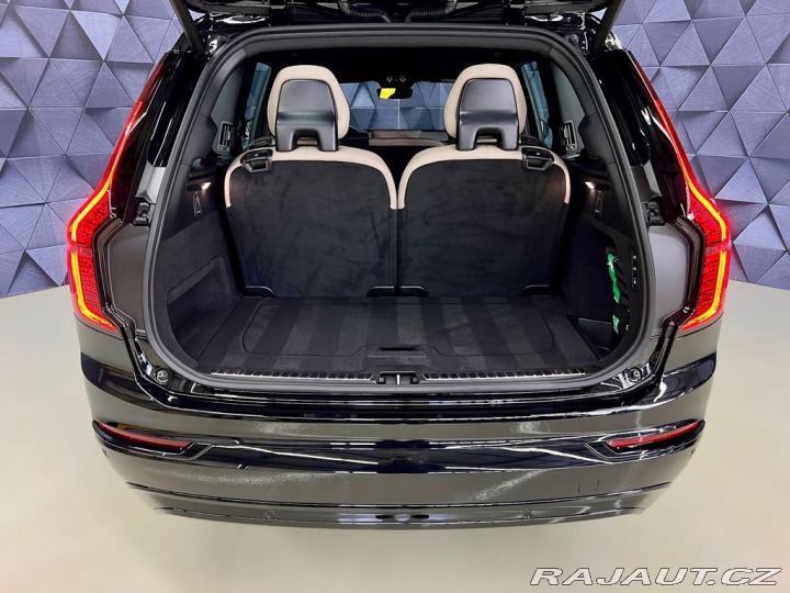 Volvo XC90 T8 AWD DARK PLUS, VZDUCH, 2026