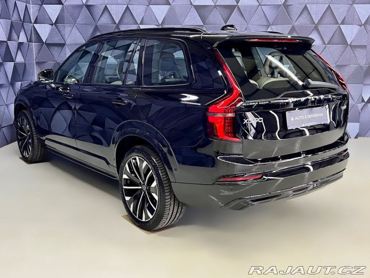 Volvo XC90 T8 AWD DARK PLUS, VZDUCH, 2026