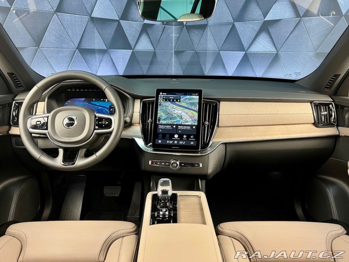 Volvo XC90 T8 AWD DARK PLUS, VZDUCH, 2026