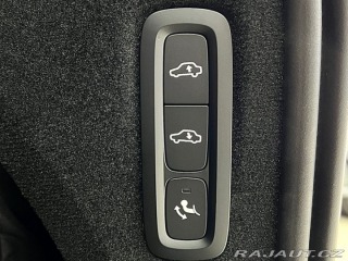 Volvo XC90 T8 AWD PLUS DARK, TAŽNÉ, 2026