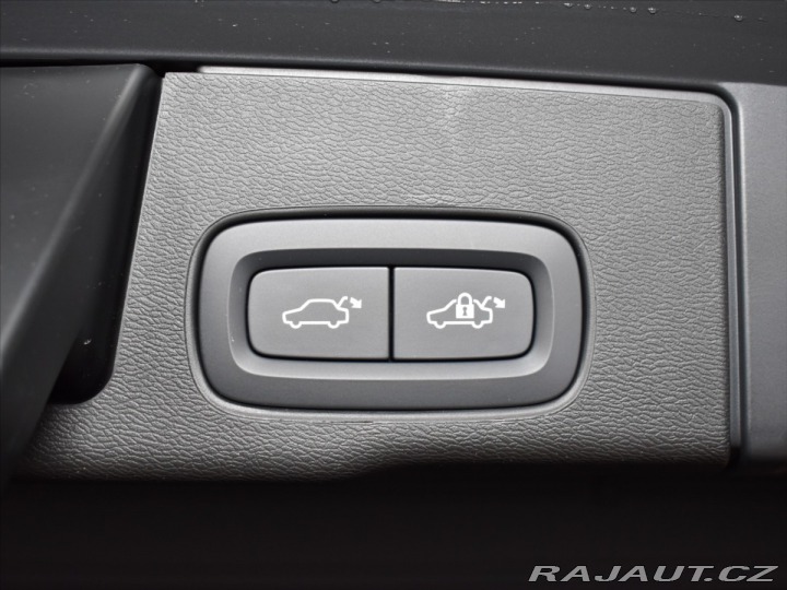 Volvo XC60 2,0 T8 AWD Black Edition 2025