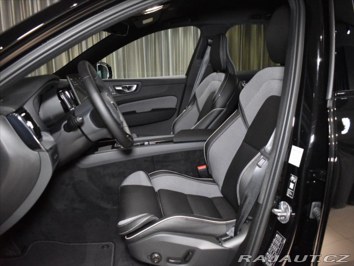 Volvo XC60 2,0 T8 AWD Black Edition 2025