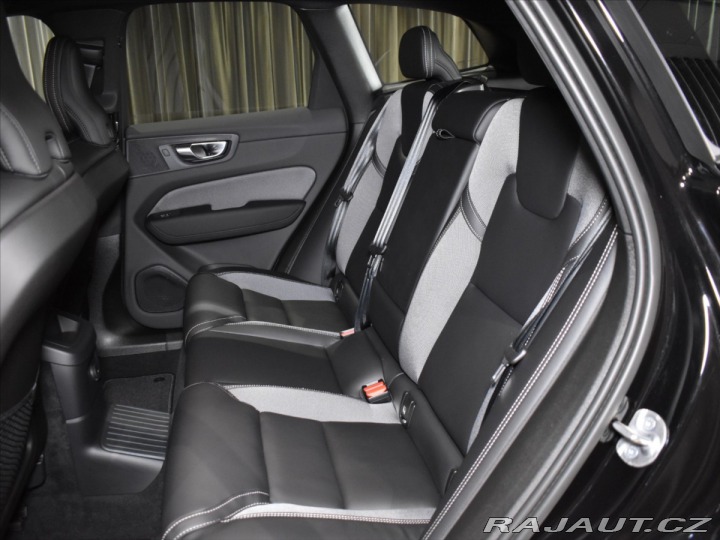 Volvo XC60 2,0 T8 AWD Black Edition 2025