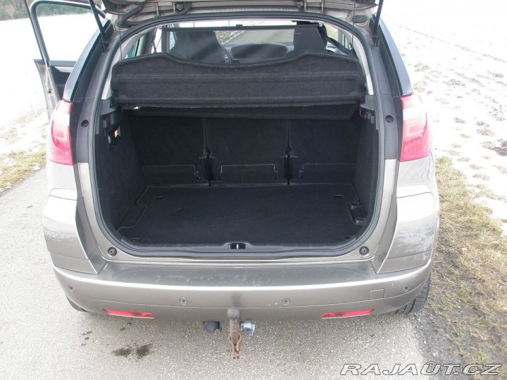 Citroën C4 Picasso 2,0 103Kw benzín 1800