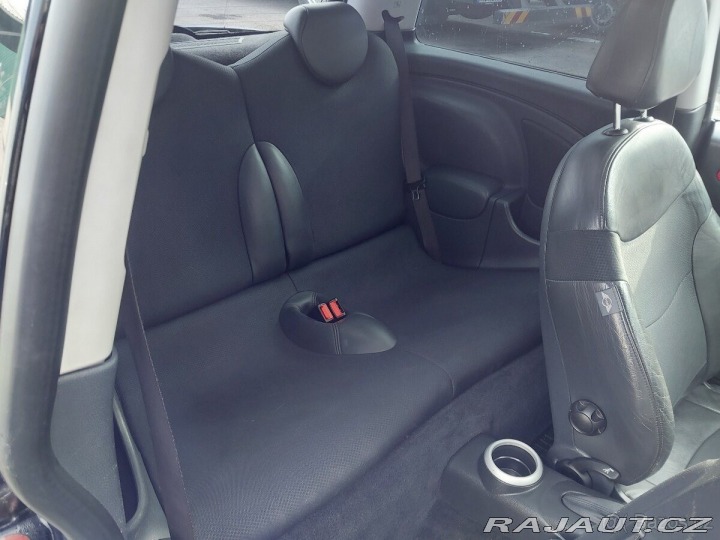 Mini Cooper 1,6   One 2006
